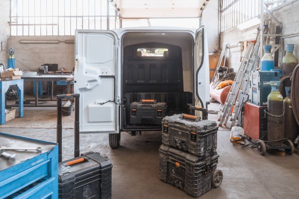 AIXAM Mopedbil D-TRUCK D-Truck skåp i arbete